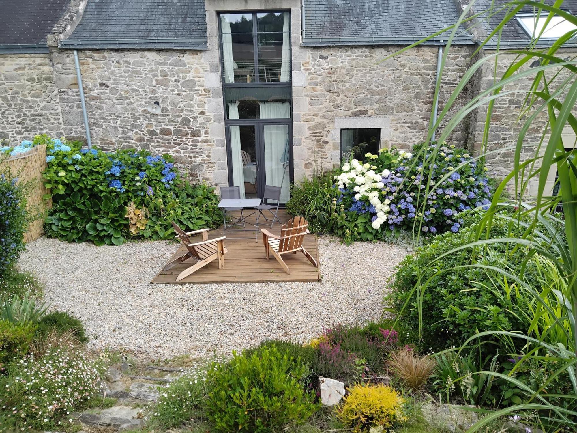 La Chambre Du Grand Val Caden 外观 照片